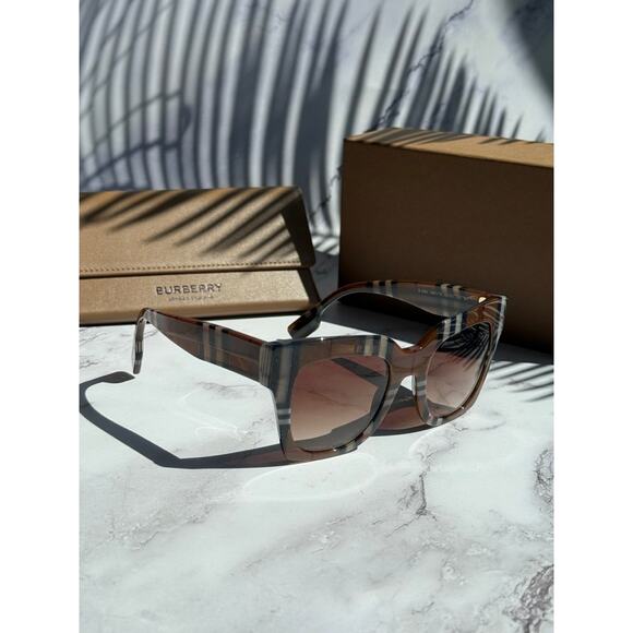 NEW Burberry BE4364 Kitty Checked Print Square Sunglasses - Picture 4 of 5